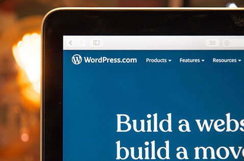 What are the advantages of WordPress sites?