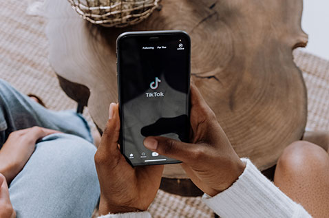 Como utilizar o TikTok para reforçar a relação com os seus clientes